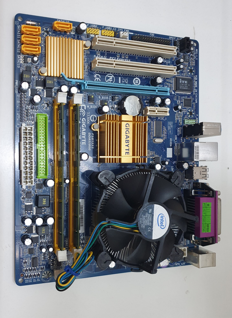 Základní deska s procesorem Intel Pentium